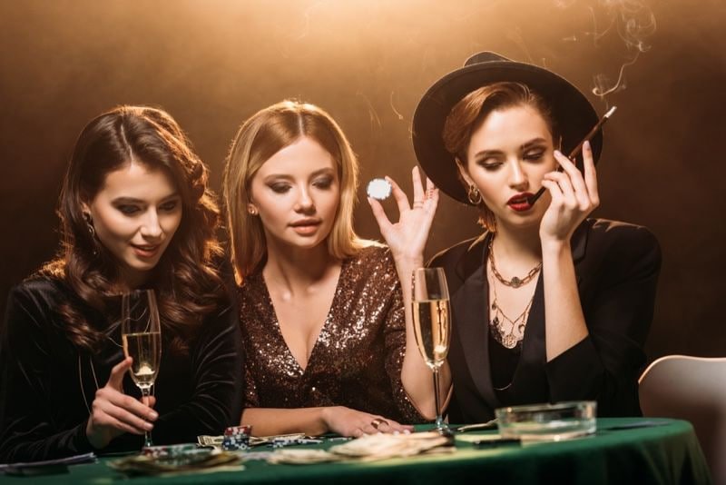 Suasana Live Casino feng4 dengan dealer langsung dan meja streaming HD berkualitas tinggi